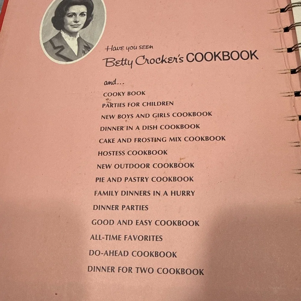 VTG 1973 Betty Crocker Dinner For Two Cookbook‎ Spiral Bound Golden Press 70's